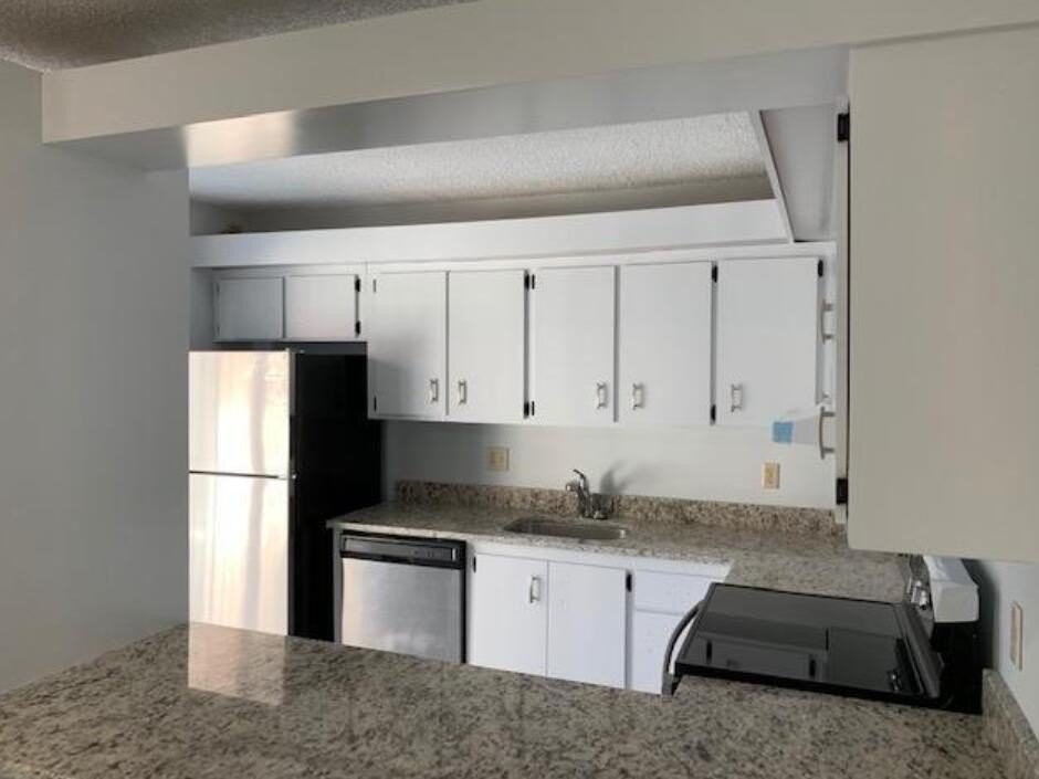2228 White Pine Cir #B - Photo 7 of 13