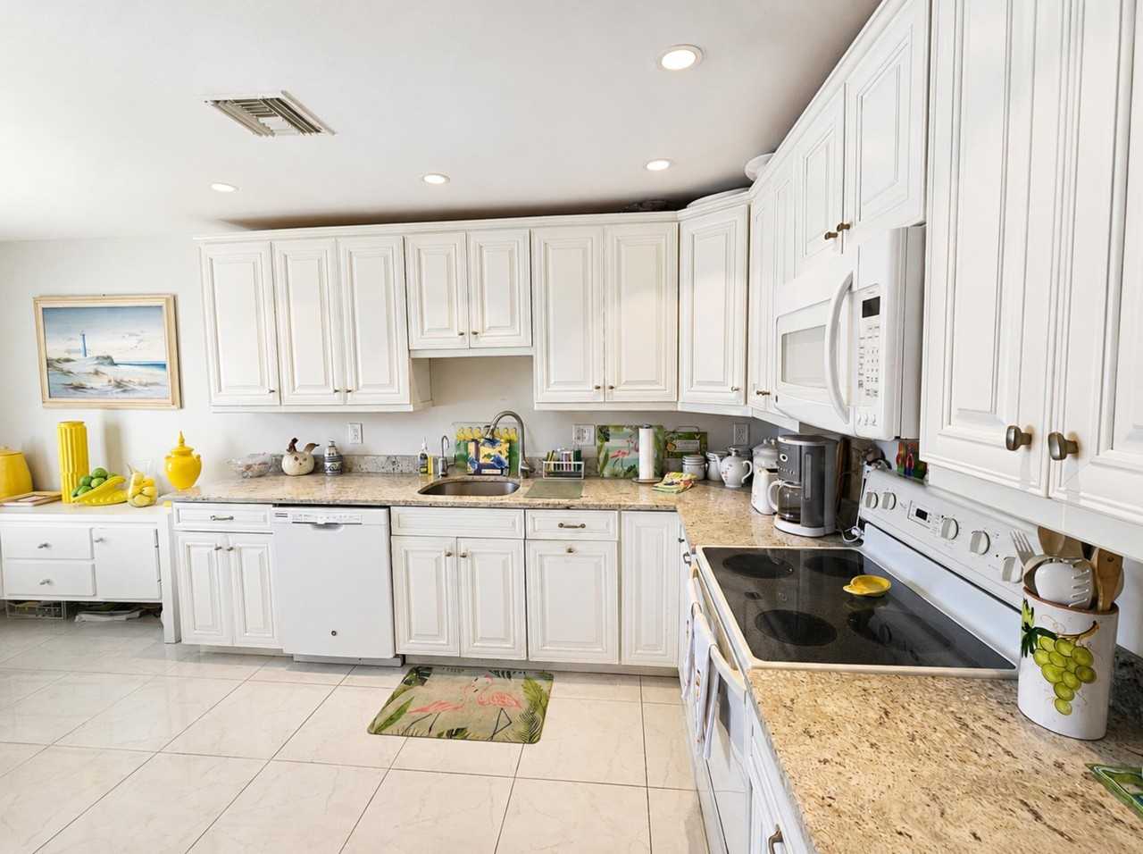 1440 Nw 20th Ave #104 - Photo 4 of 24
