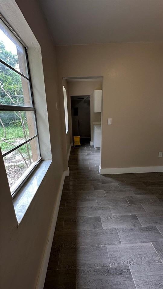 591 Nw 187th St - Photo 7 of 17