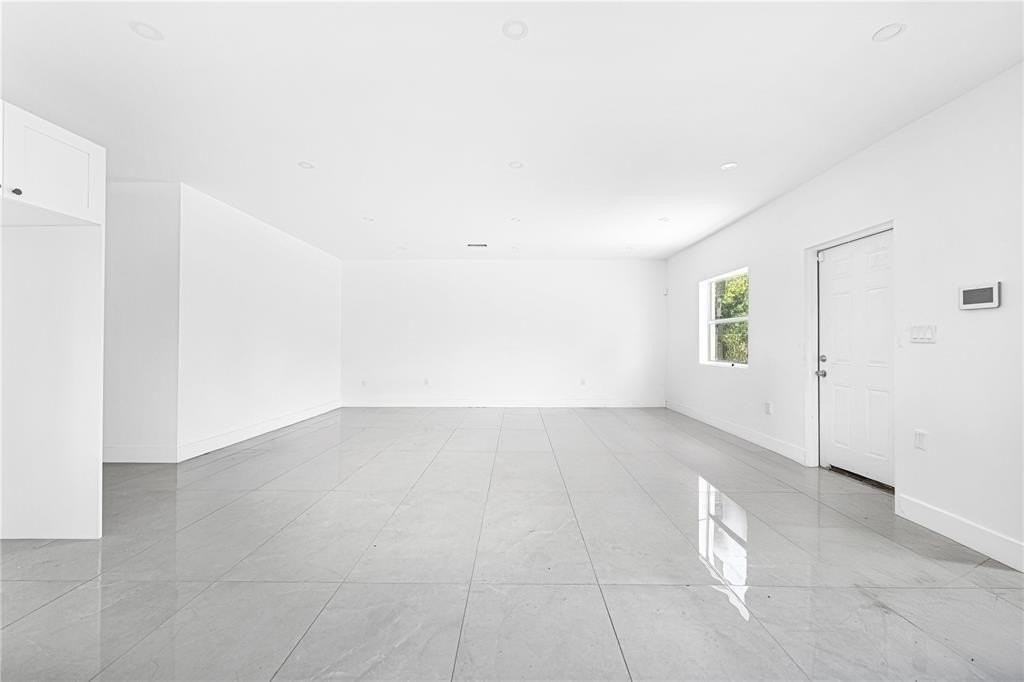 7990 Nw 8th Ave - Photo 5 of 37
