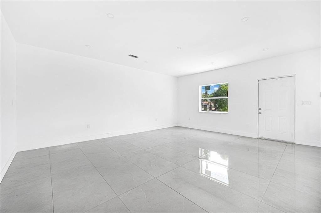 7990 Nw 8th Ave - Photo 6 of 37