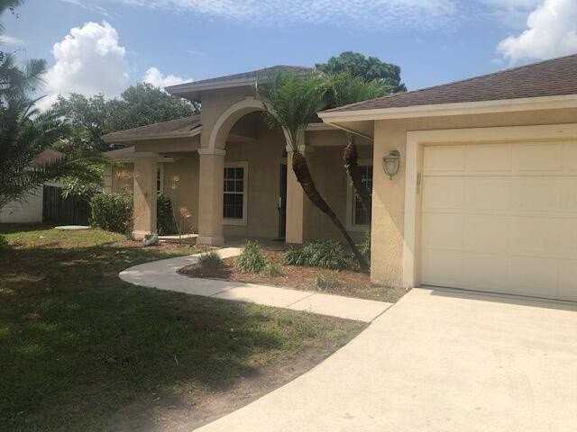 1201 Sw Idol Ave - Photo 3 of 11