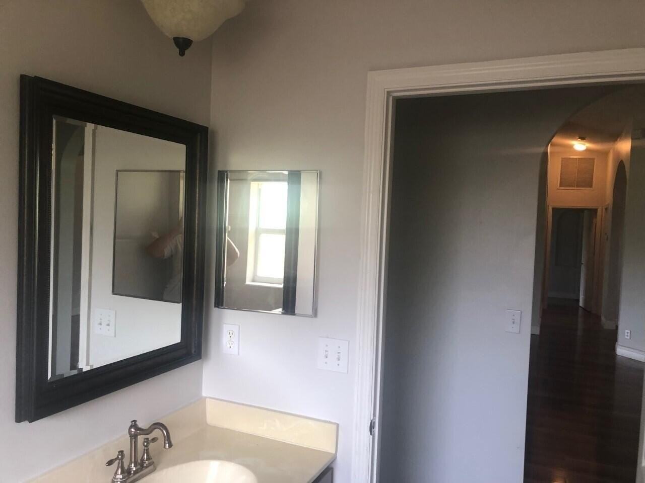 1201 Sw Idol Ave - Photo 6 of 11