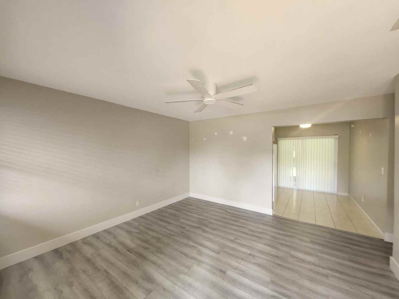 4972 Sw 93rd Ave - Photo 2 of 10