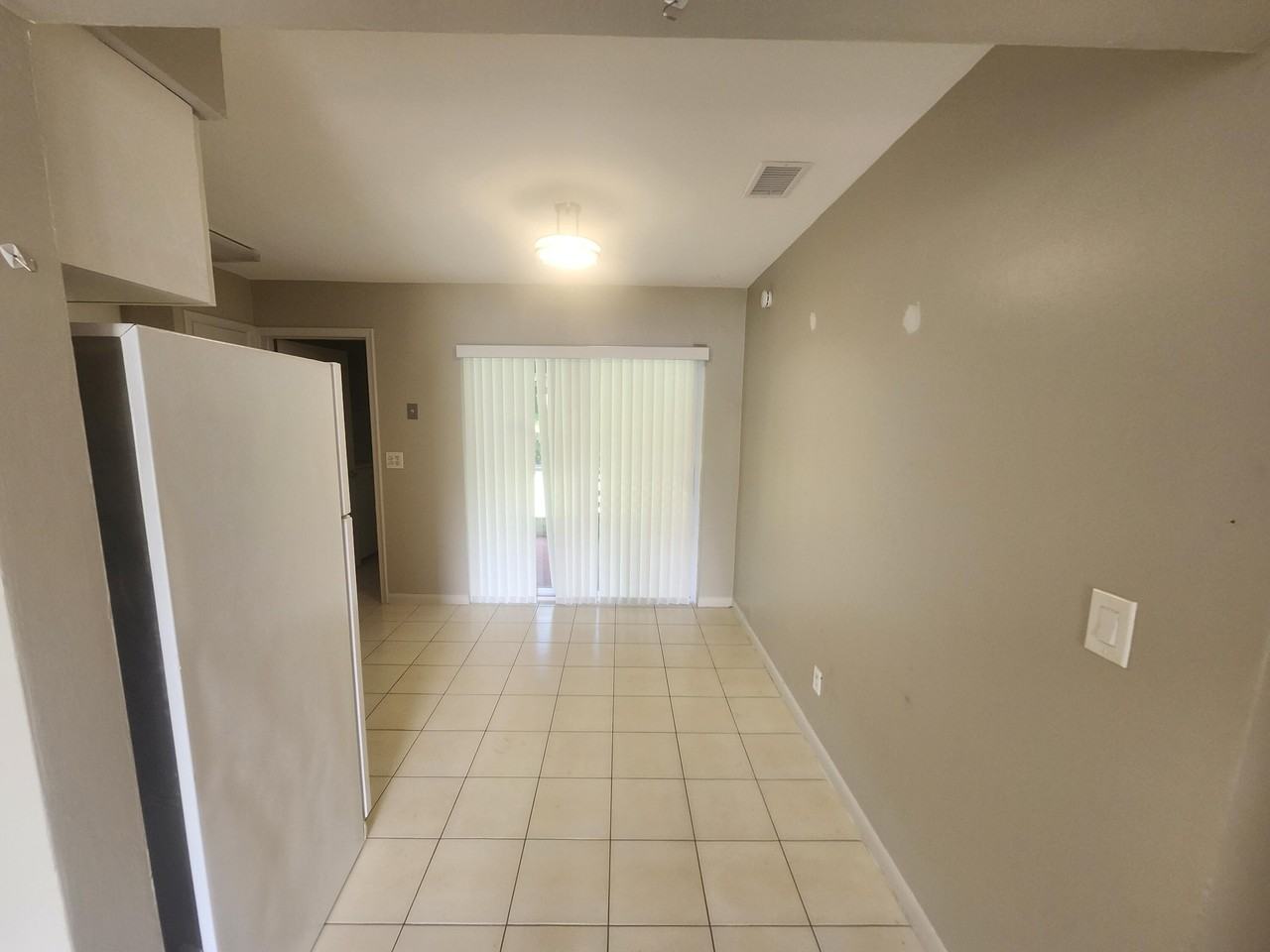 4972 Sw 93rd Ave - Photo 3 of 10