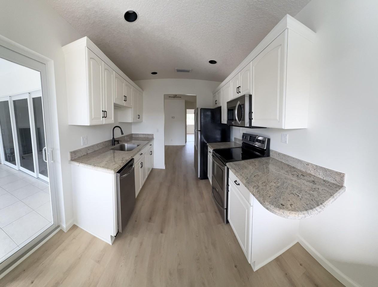 1110 Bel Air Dr #B - Photo 4 of 21