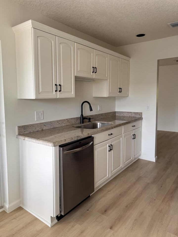 1110 Bel Air Dr #B - Photo 5 of 21