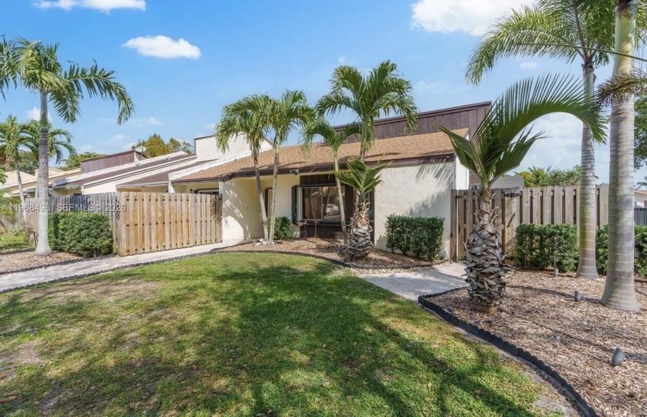 2900 Nw 69th Ct - Photo 5 of 38