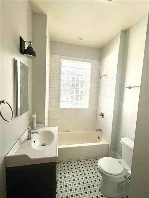 1609 Elliot Ave - Photo 3 of 6