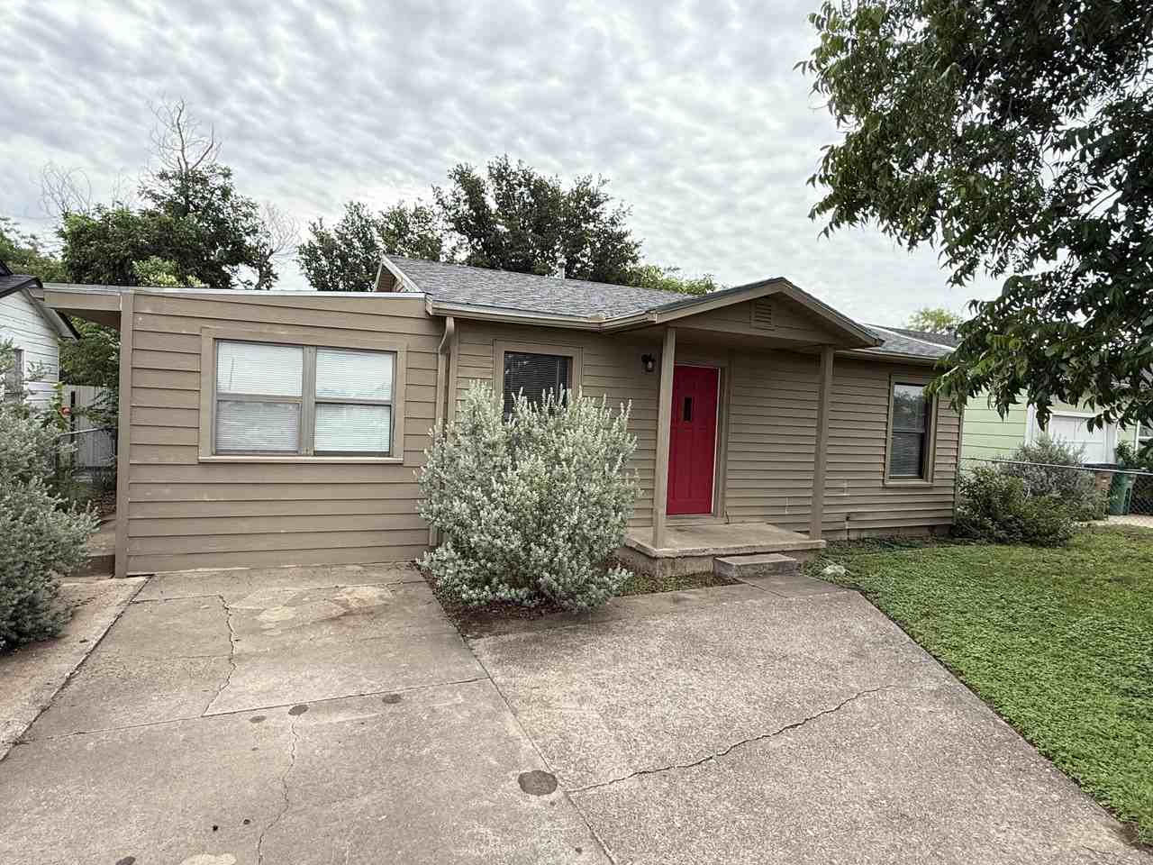 1318 Fulton St - Photo 2 of 16
