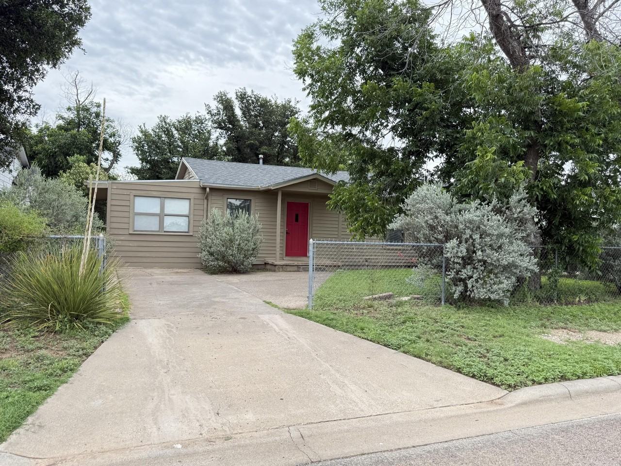 1318 Fulton St - Photo 3 of 16