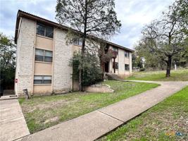 featured image of 906 N Lbj Dr #8