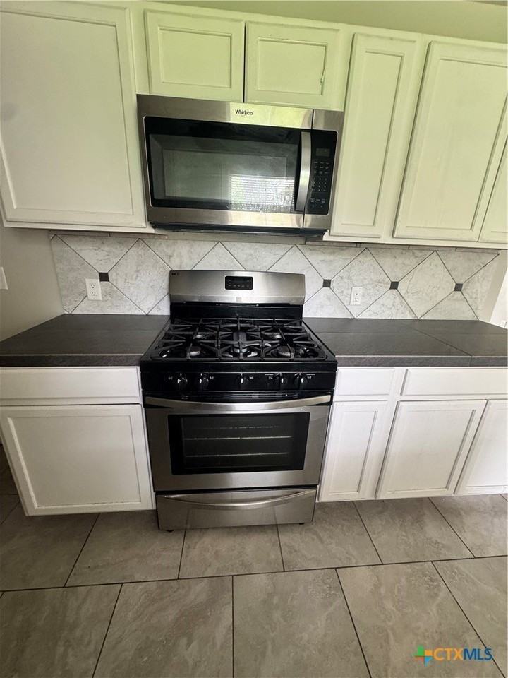 2305 E Anaqua Ave - Photo 5 of 16