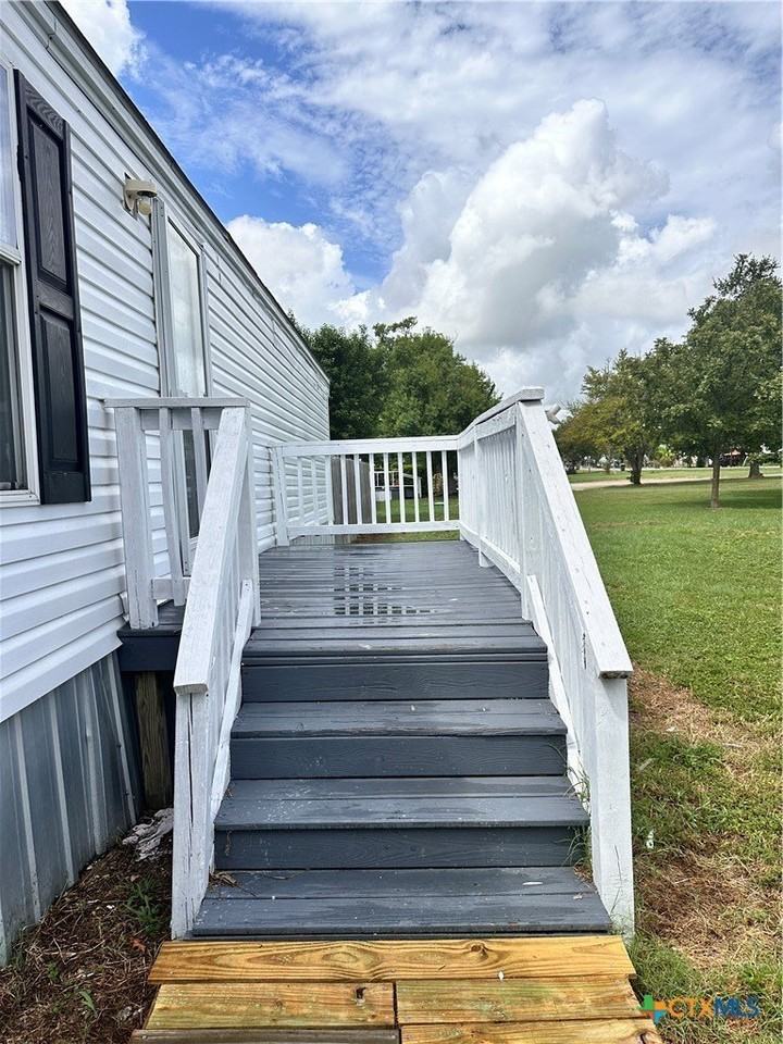 208 Picasso Dr - Photo 3 of 34
