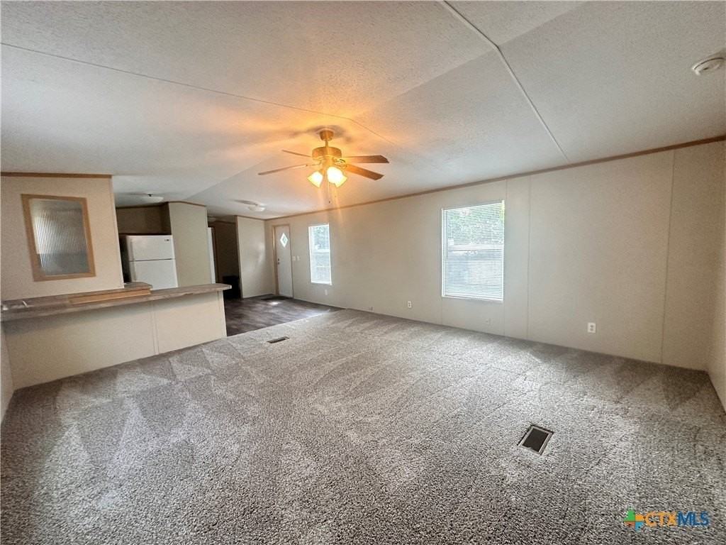 208 Picasso Dr - Photo 5 of 34