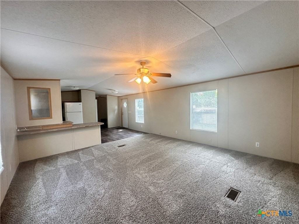 208 Picasso Dr - Photo 6 of 34