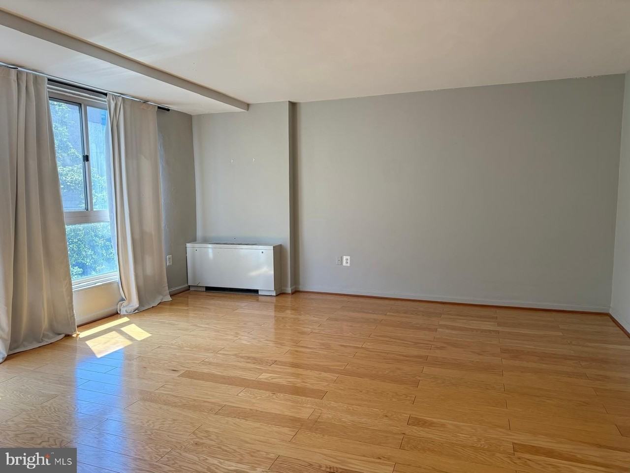 922 24th St Nw #520 - Photo 3 of 15