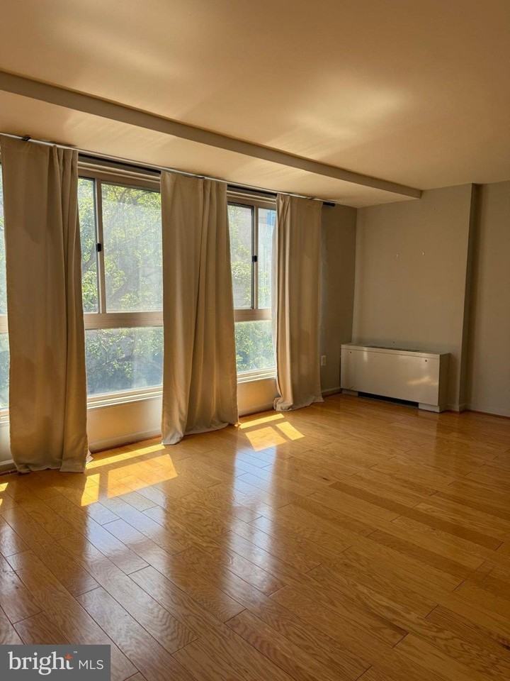 922 24th St Nw #520 - Photo 5 of 15