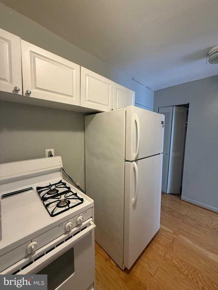922 24th St Nw #520 - Photo 7 of 15