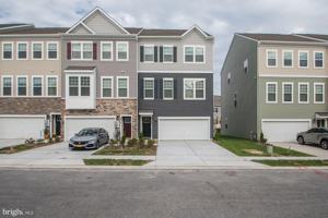 featured image of 3012 Cardinal Bluff Ct