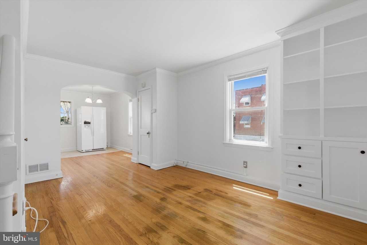 363 Gusryan St - Photo 7 of 26