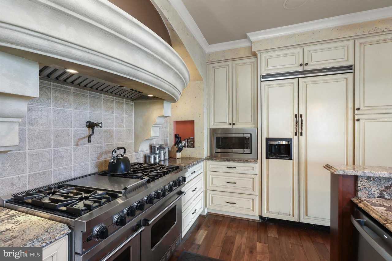 921 Valencia Ct #120 - Photo 7 of 50