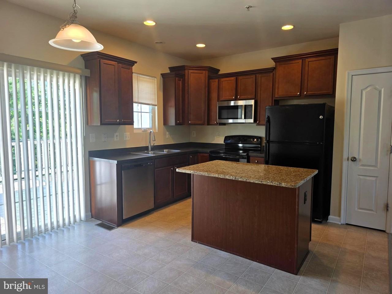 5066 Oyster Reef Pl - Photo 2 of 18