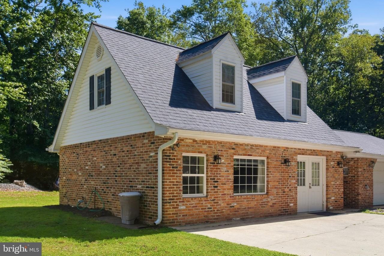 6485 Tip Hill Dr - Photo 2 of 17