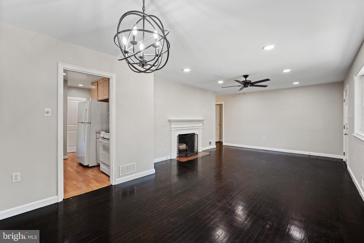121 Whitmoor Ter - Photo 2 of 31