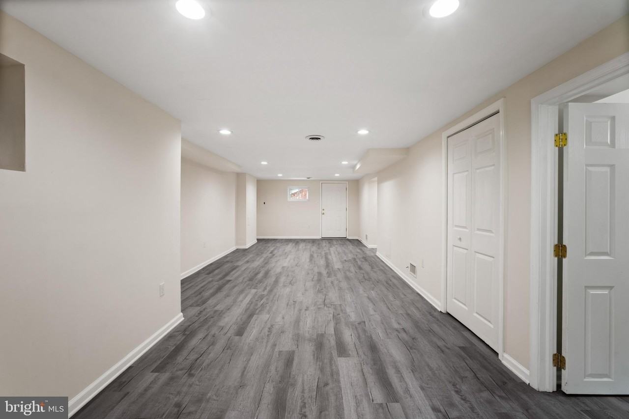 121 Whitmoor Ter - Photo 5 of 31