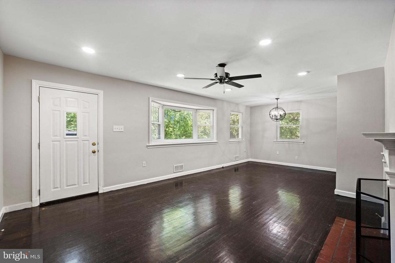 121 Whitmoor Ter - Photo 6 of 31