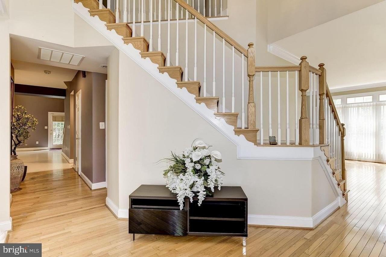305 Flannery Ln - Photo 2 of 19