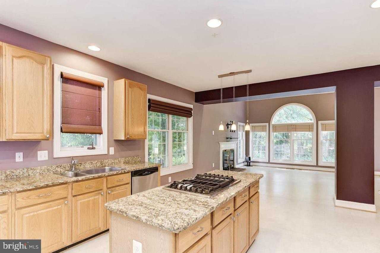305 Flannery Ln - Photo 4 of 19
