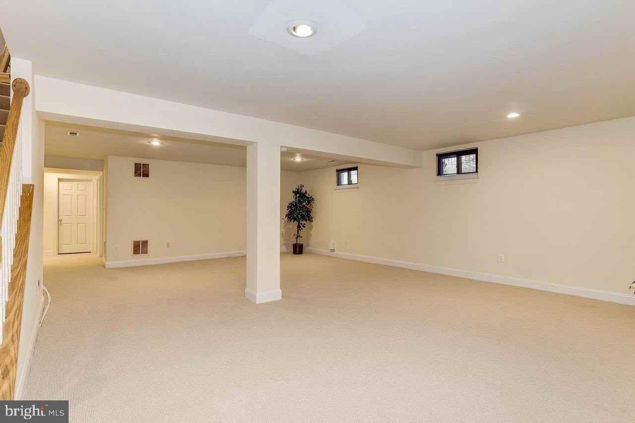 305 Flannery Ln - Photo 6 of 19