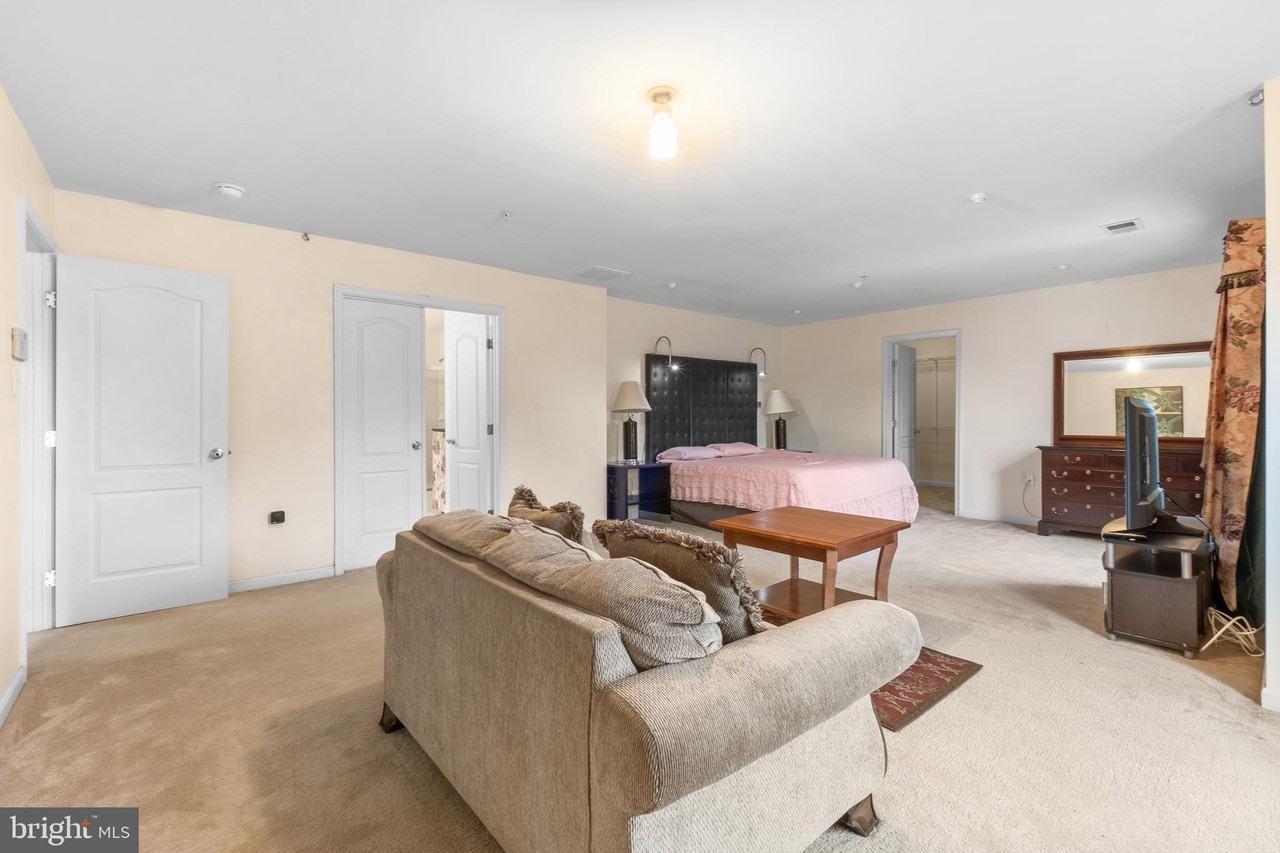 10107 Mike Rd - Photo 4 of 35