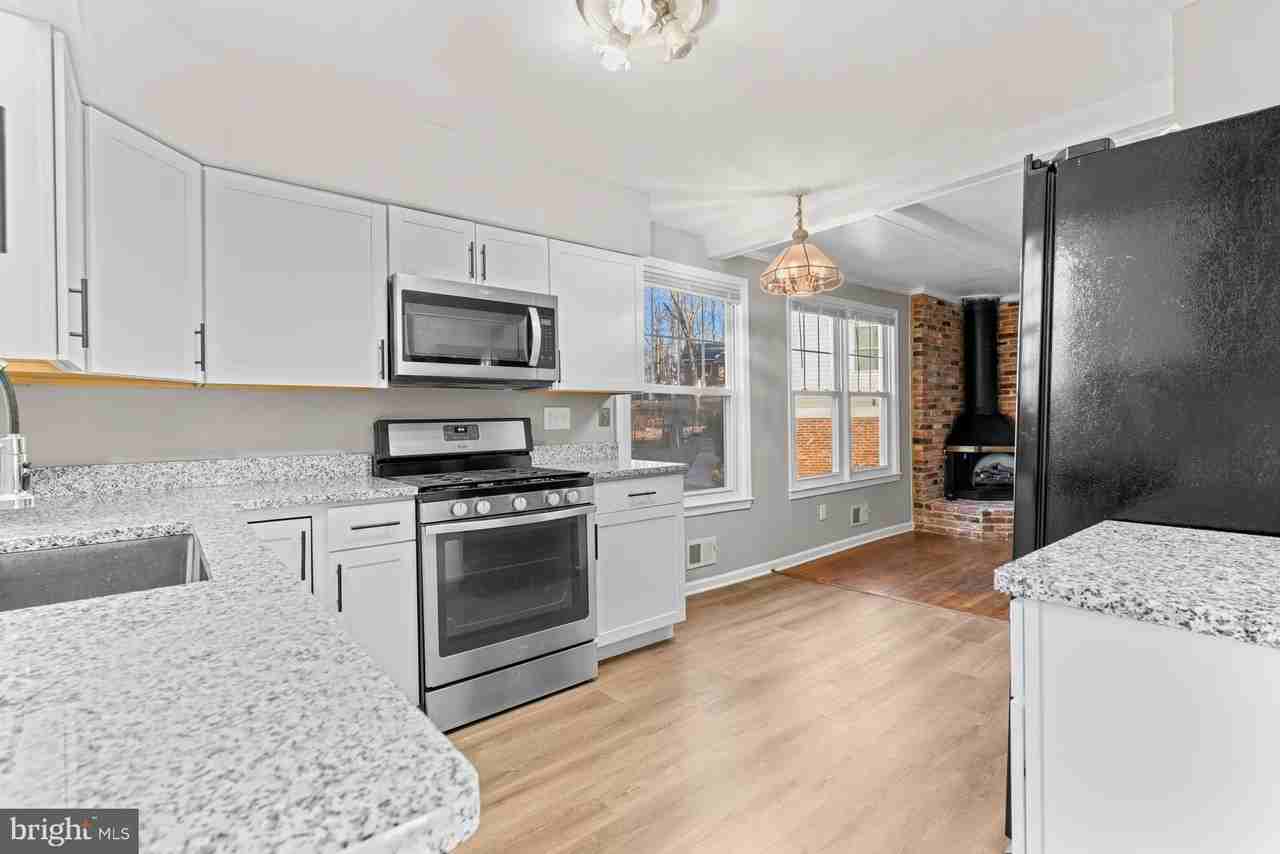 11904 N Marlton Ave - Photo 7 of 26