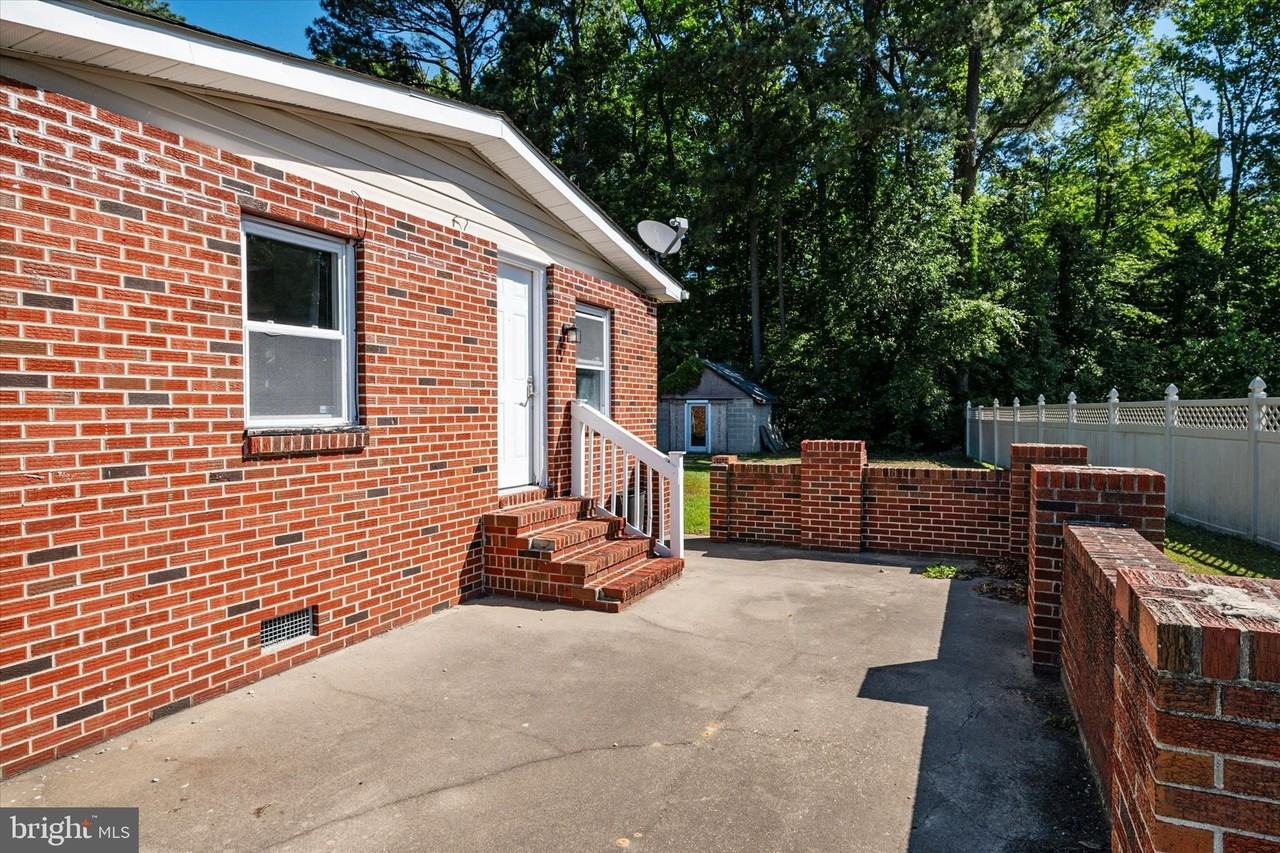 108 Wilson Rd - Photo 3 of 38