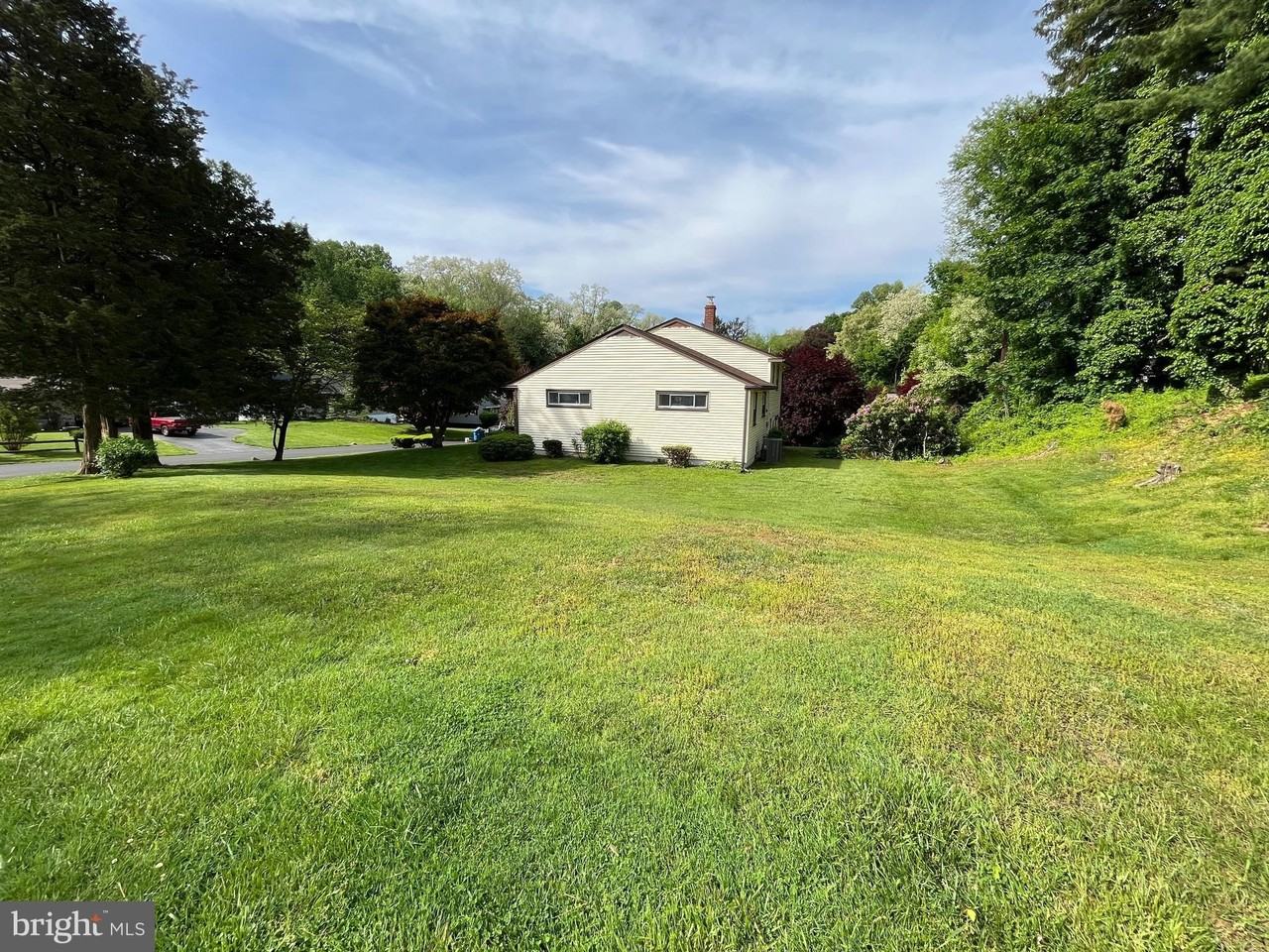 1213 Farmington Ln - Photo 4 of 41
