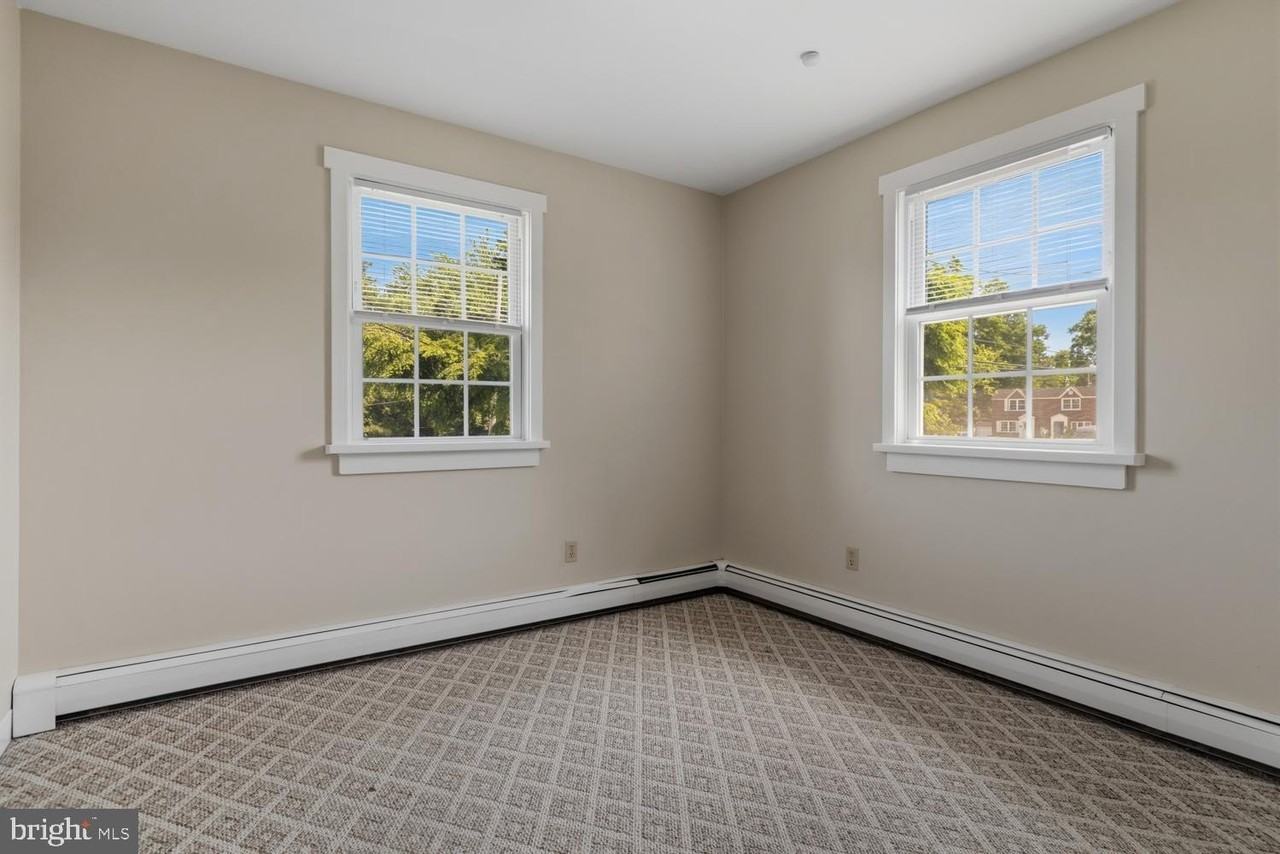 429 Edgemont Ave #3 - Photo 7 of 18