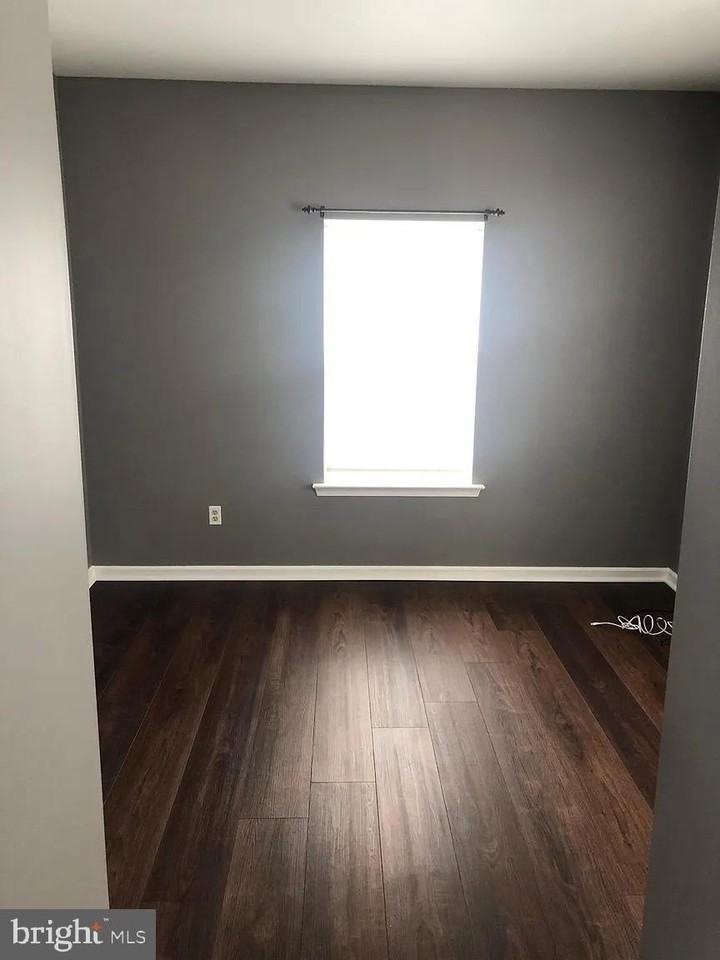 422 Auburn Ct - Photo 4 of 14