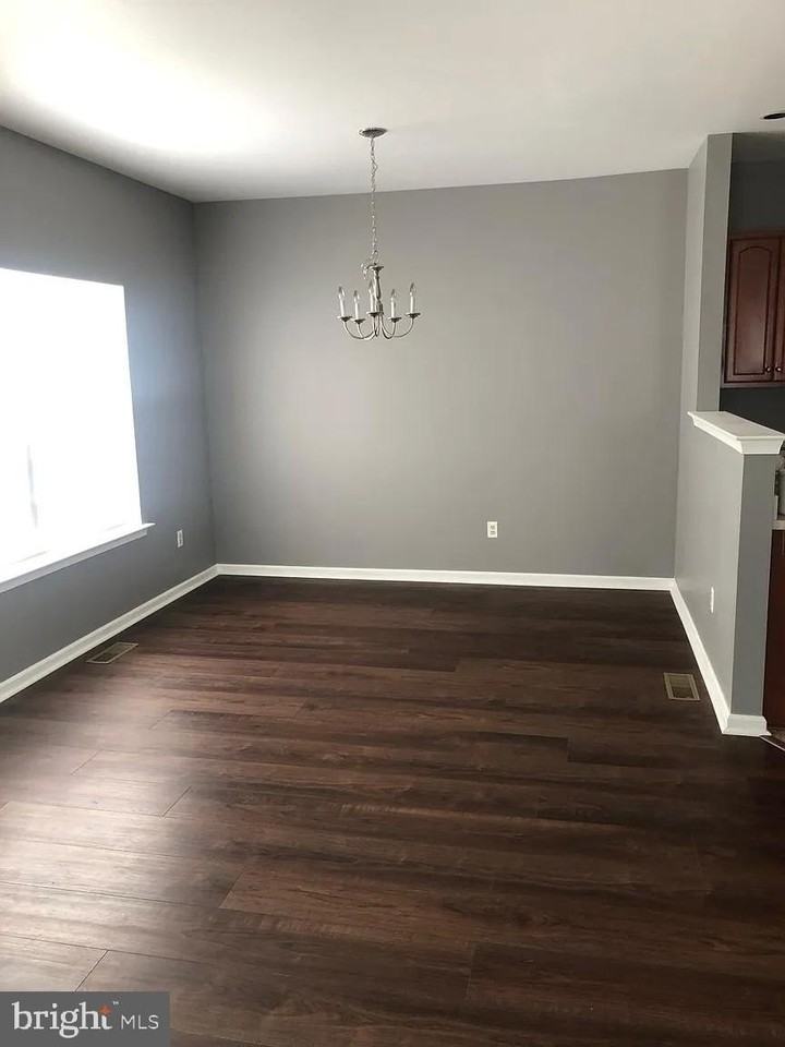 422 Auburn Ct - Photo 6 of 14