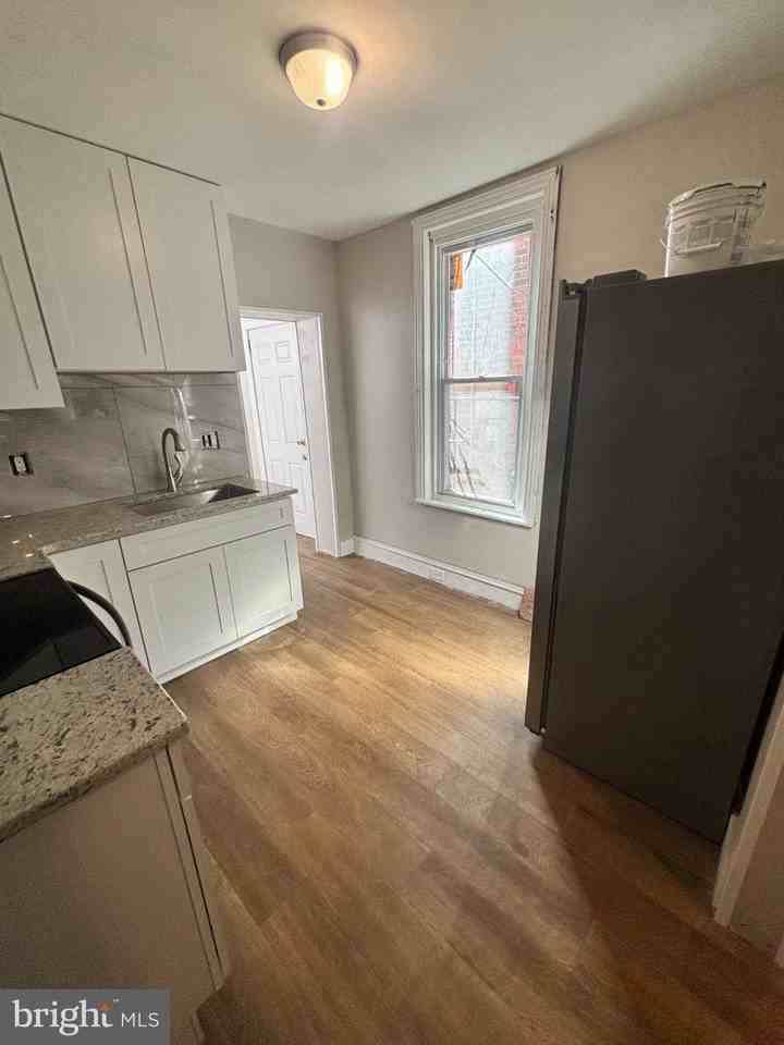 140 E Sterner St - Photo 4 of 11