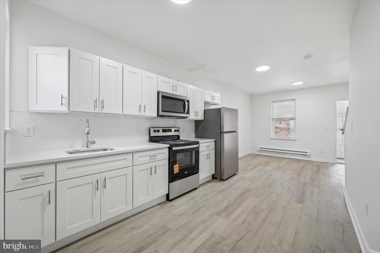 248 N Alden St - Photo 6 of 20