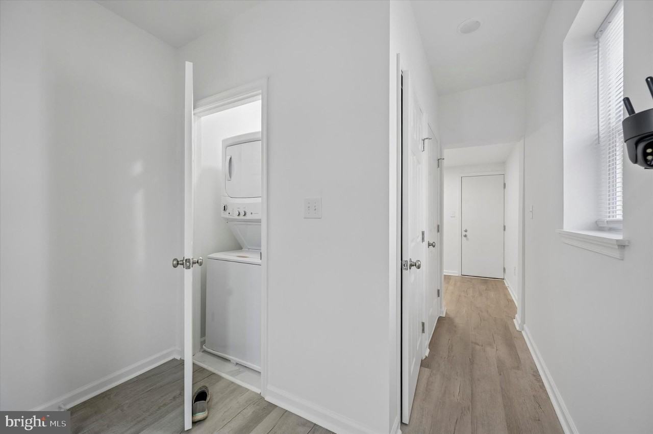 248 N Alden St - Photo 7 of 20