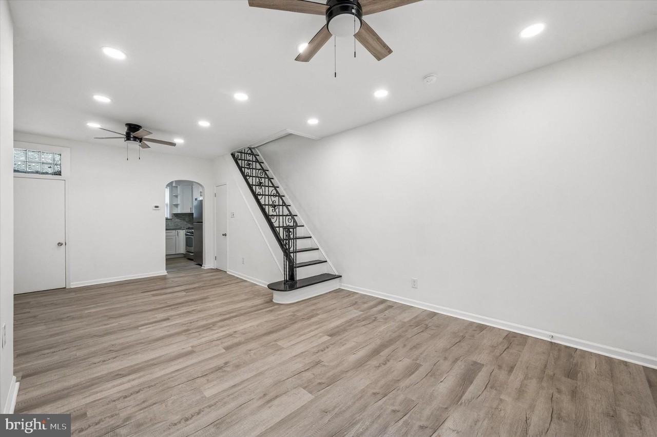 1523 S Etting St - Photo 3 of 15
