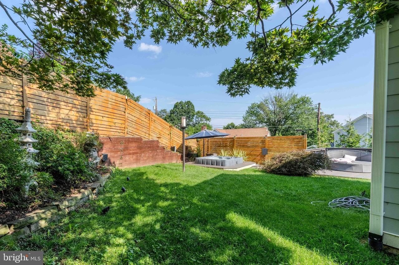 942 N Mckinley Rd - Photo 3 of 50