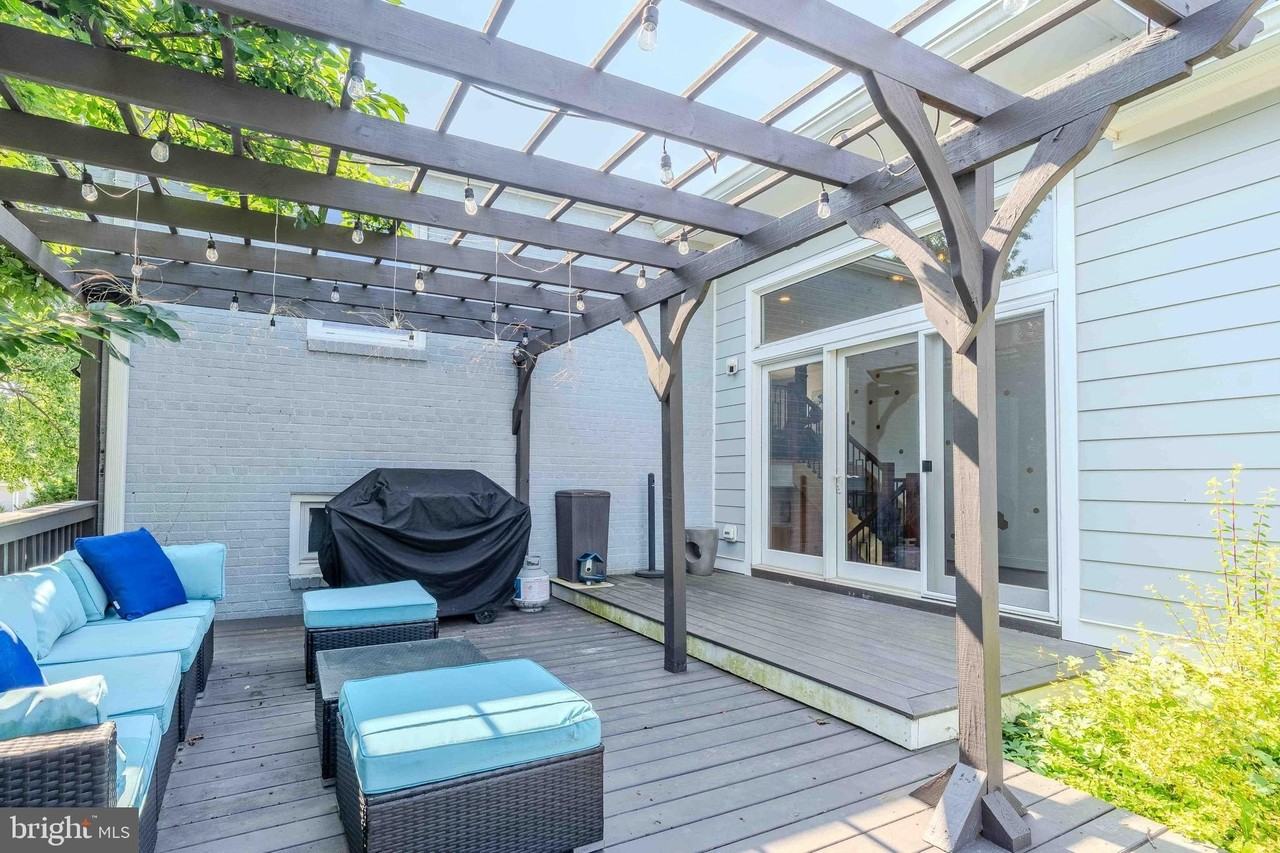 942 N Mckinley Rd - Photo 4 of 50