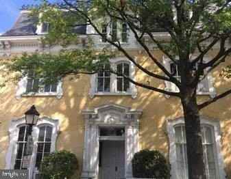 131 N Washington St #4