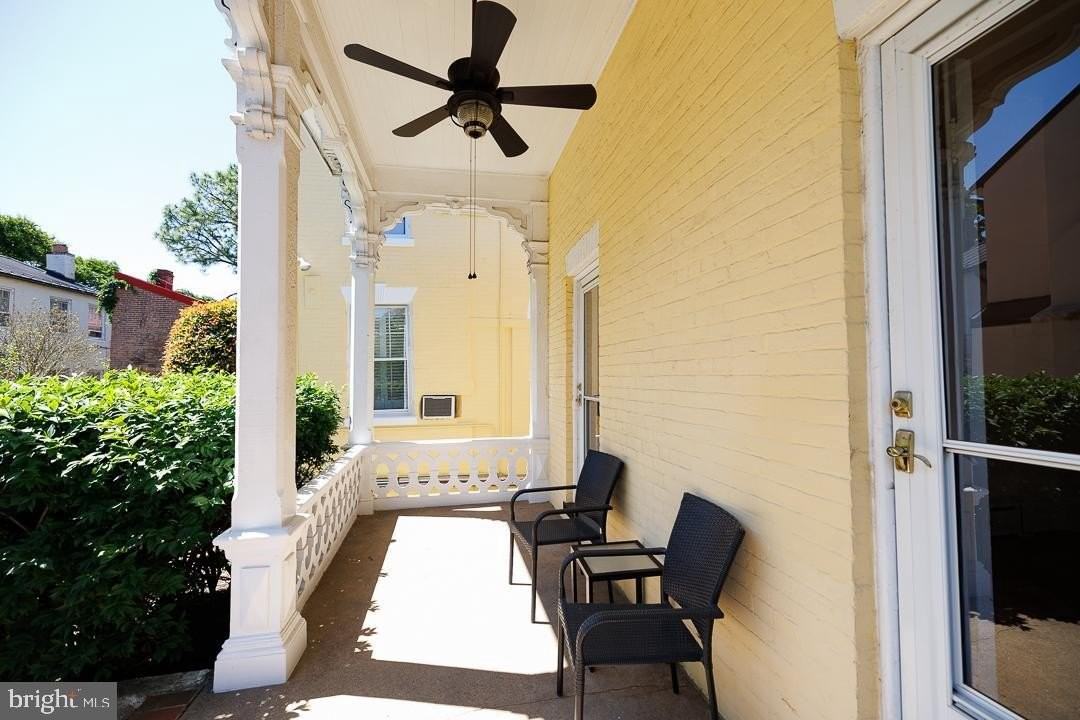 131 N Washington St #4 - Photo 5 of 35