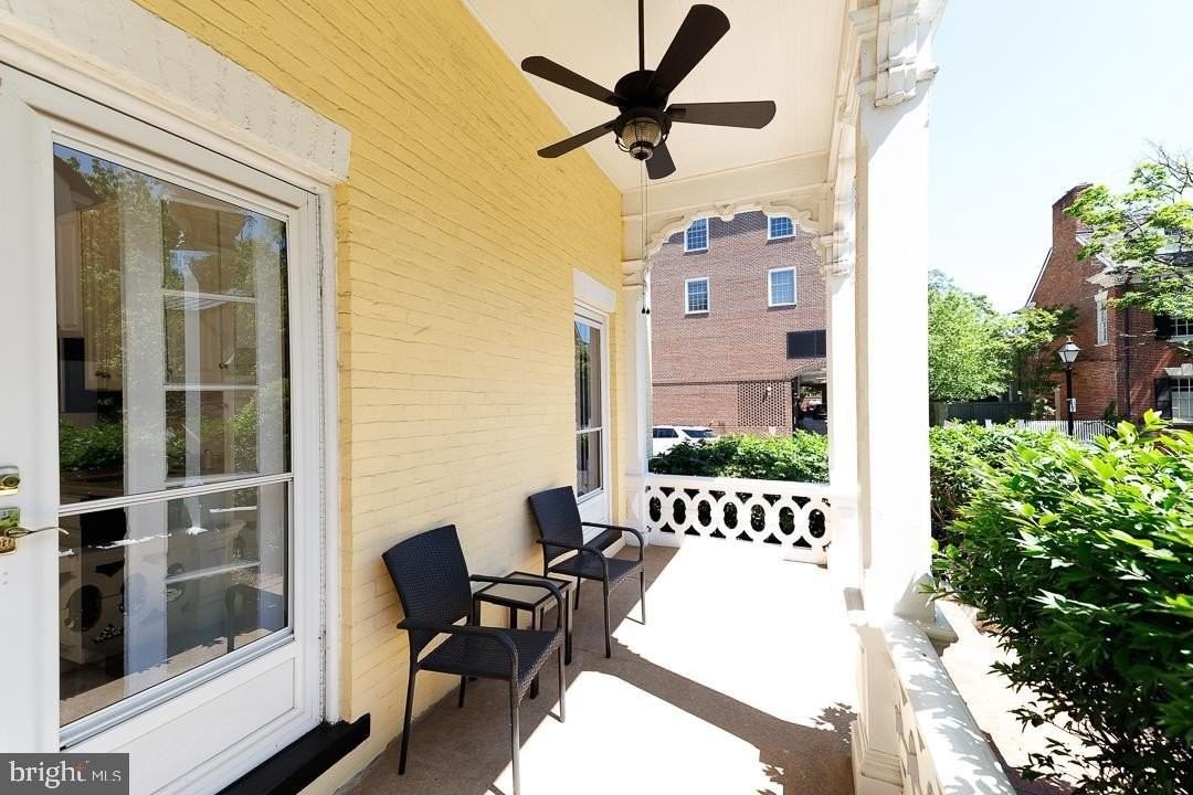131 N Washington St #4 - Photo 6 of 35